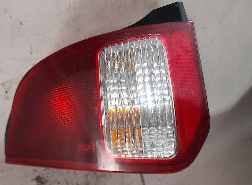 фото №1, Лампа левая задняя mitsubishi colt