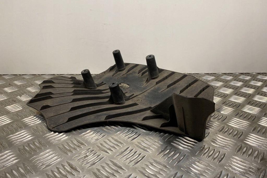 фото №7, Правая защита подвеска bmw 4 coupe f32, f82 6796138 2.0l дизель 140kw 2015