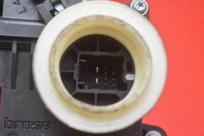 фото №5, Подъемник стекло правый задняя 69830-0f040 toyota verso 09-13