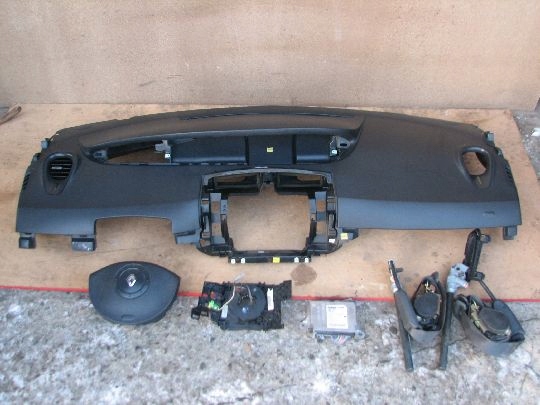 фото №1, Панель приладів консоль подушки безпеки ремені renault scenic ii 06r.