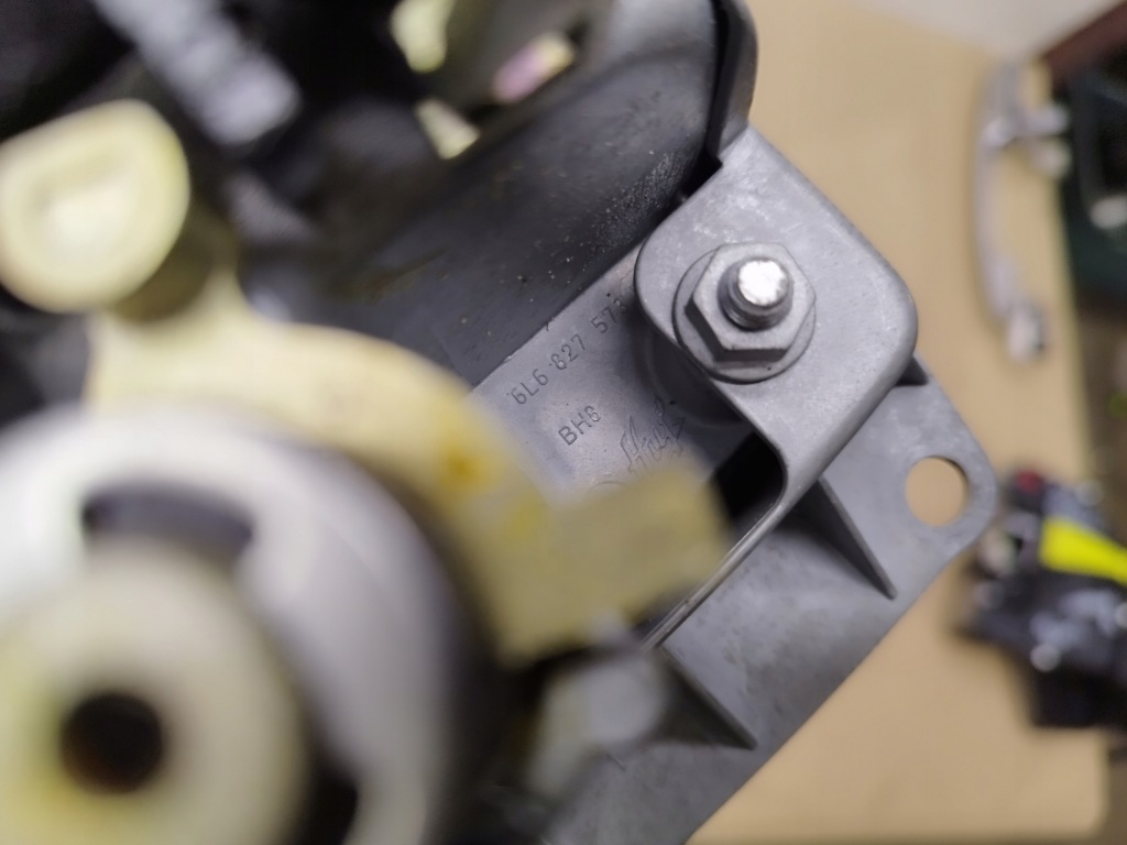 фото №11, Эмблема ручка + привод крышки багажника seat ibiza iii lift 2006-2009