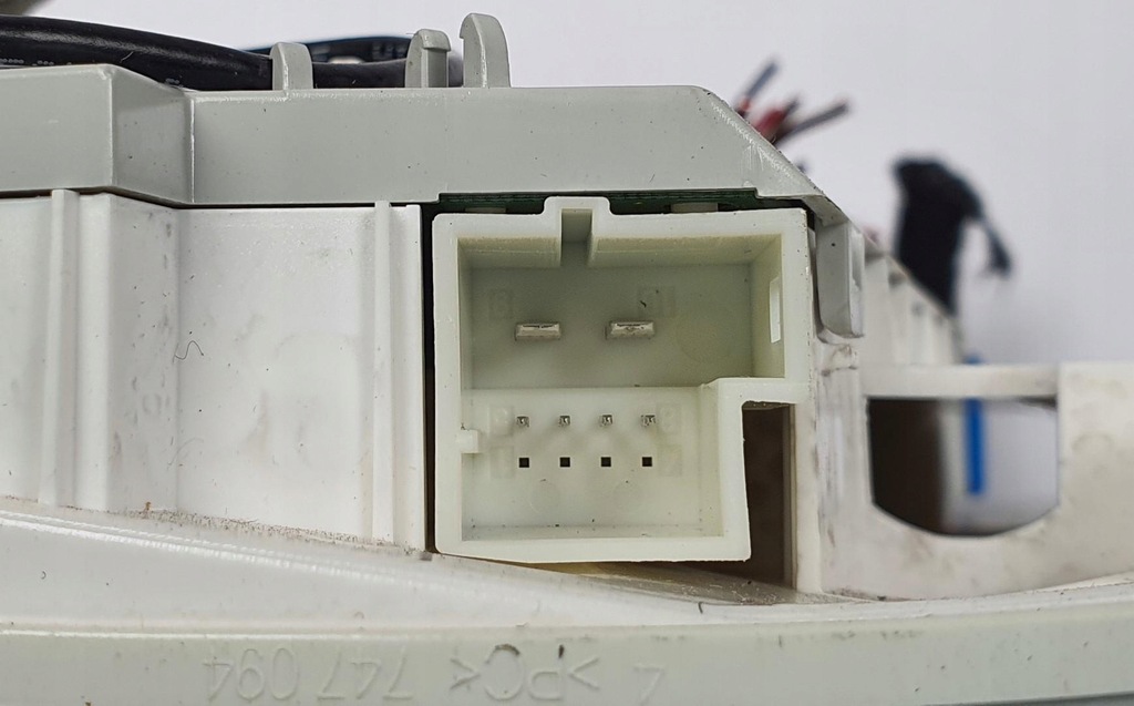 фото №5, Лампа освітлення салону mercedes w204 a2048208101