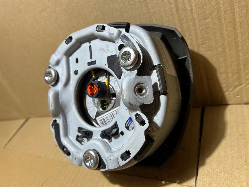 Audi a5 8t a4 b8 подушка воздушная подушка безопасности водителя 3ram 8k0880201g Цена