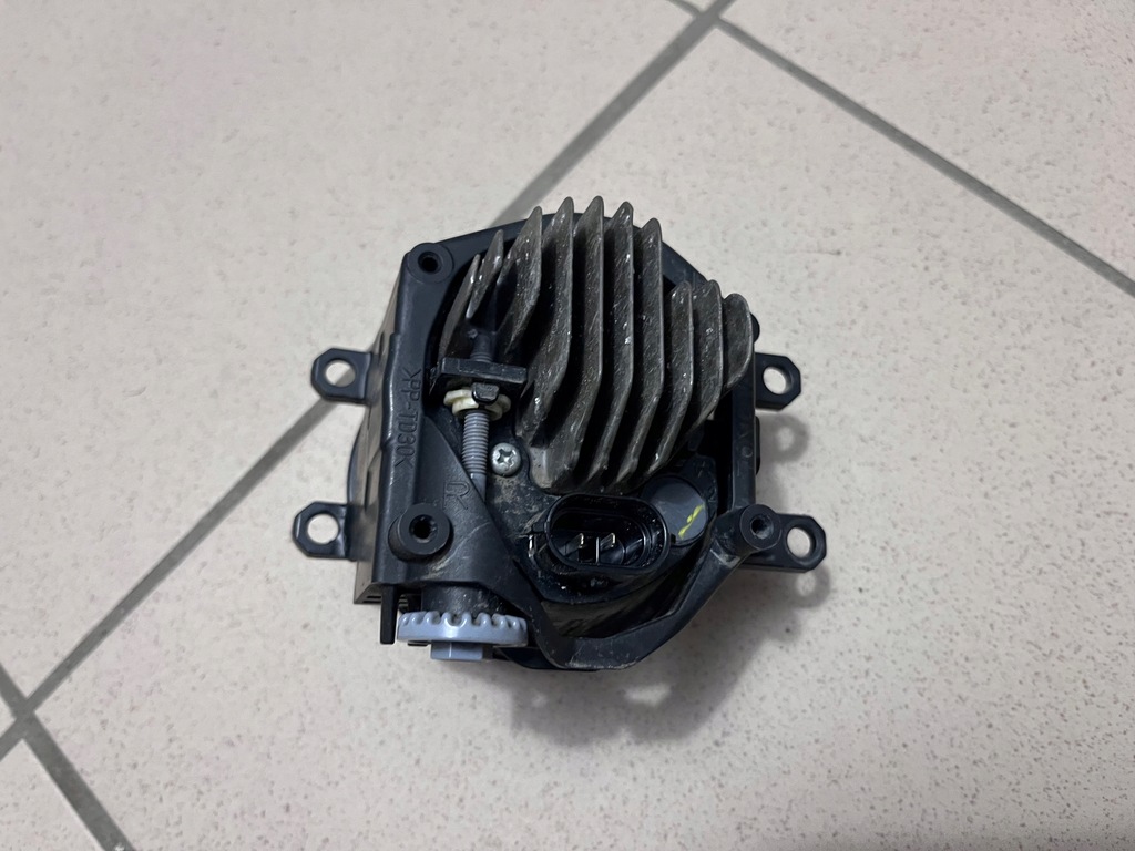 фото №8, Противотуманная фара передний перед правый toyota c-hr chr