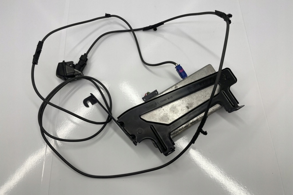 фото №11, Камера кришки багажника bmw 7 f01, f02 9240351 3.0l дизель 190kw 2014