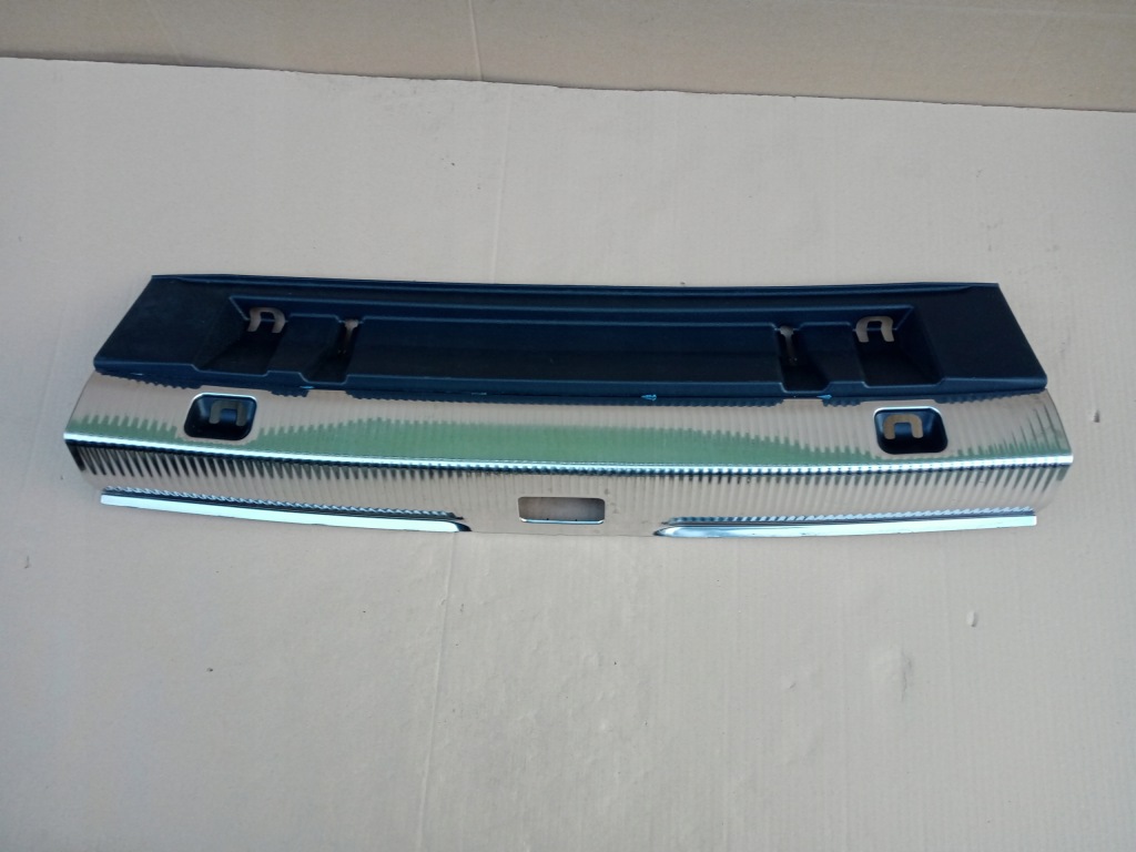 Купить Audi q3 1 молдинг накладка порог багажника 8u0864483m