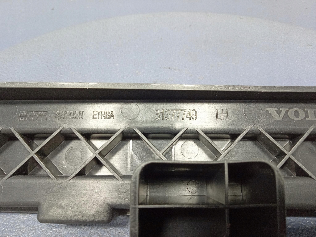 фото №5, Volvo v90 ii напрямна напрямна багажника ліва 31377749