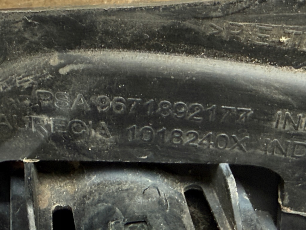 фото №6, Омыватель фара перед передний правый кронштейн заглушка citroen ds5