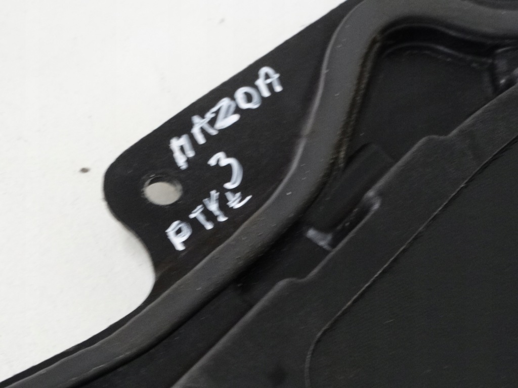 Пластик дверь правый  задняя mazda 3 bp4k-7297x Цена