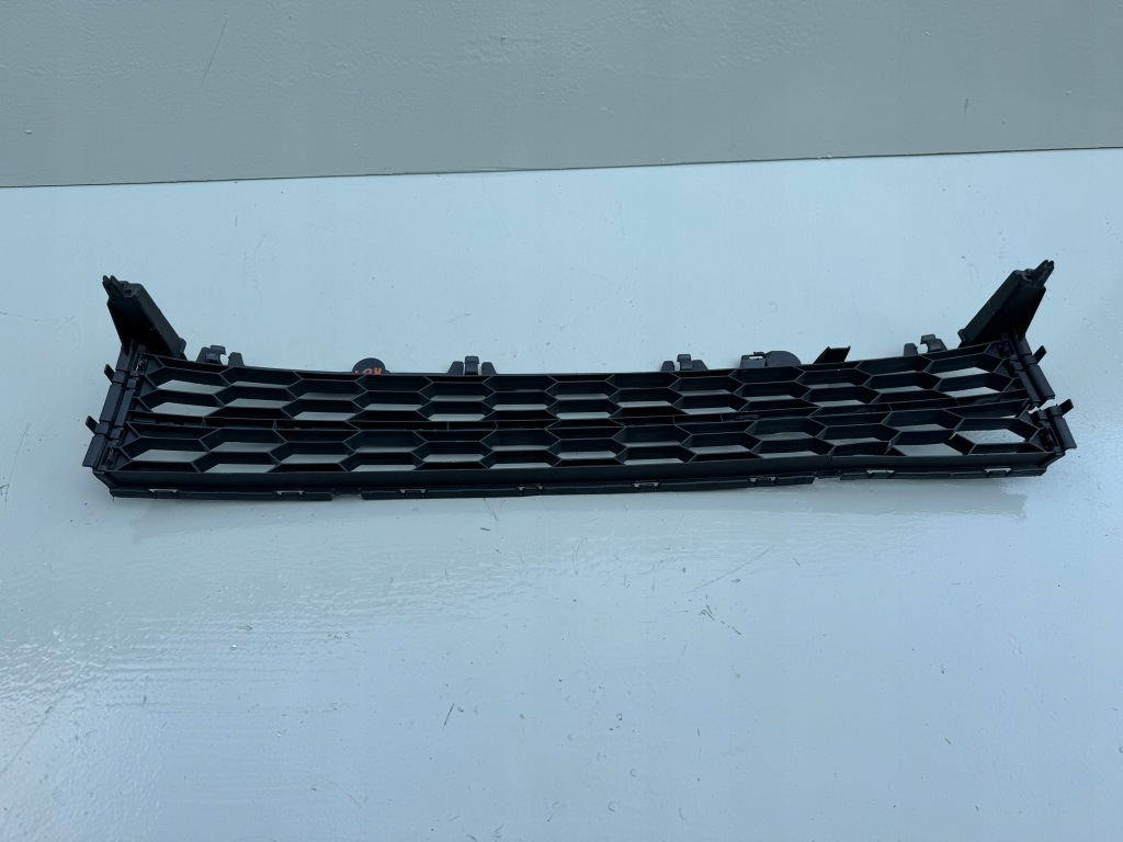 фото №9, Skoda superb 3 iii lift 19-24r решётка средняя бампера перед передняя