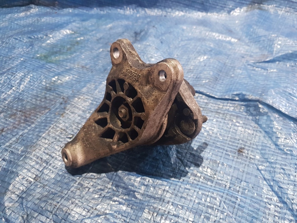 фото №1, Кронштейн коробки передач audi a4 b6 b7 8e0399115al