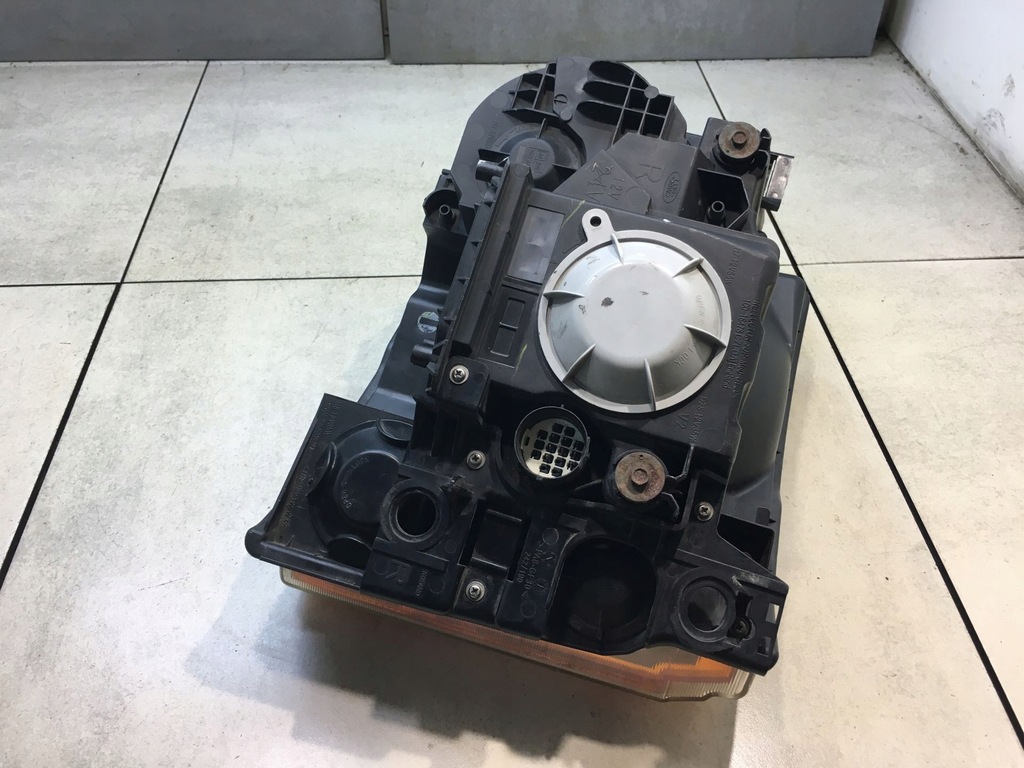 фото №9, Лампа правый перед discovery iii xbc001062