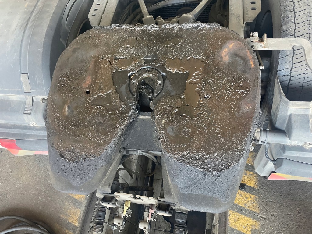 фото №3, Mercedes actros mp4 супорт