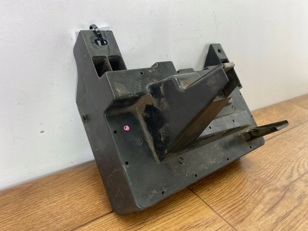 Кронштейн аккумулятор коробка предохранителей chevrolet corvette c6 2005+ Недорого