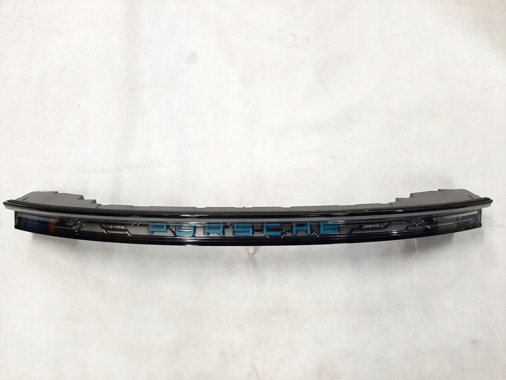 фото №1, Porsche taycan лампа задня середня led 9j0945082h