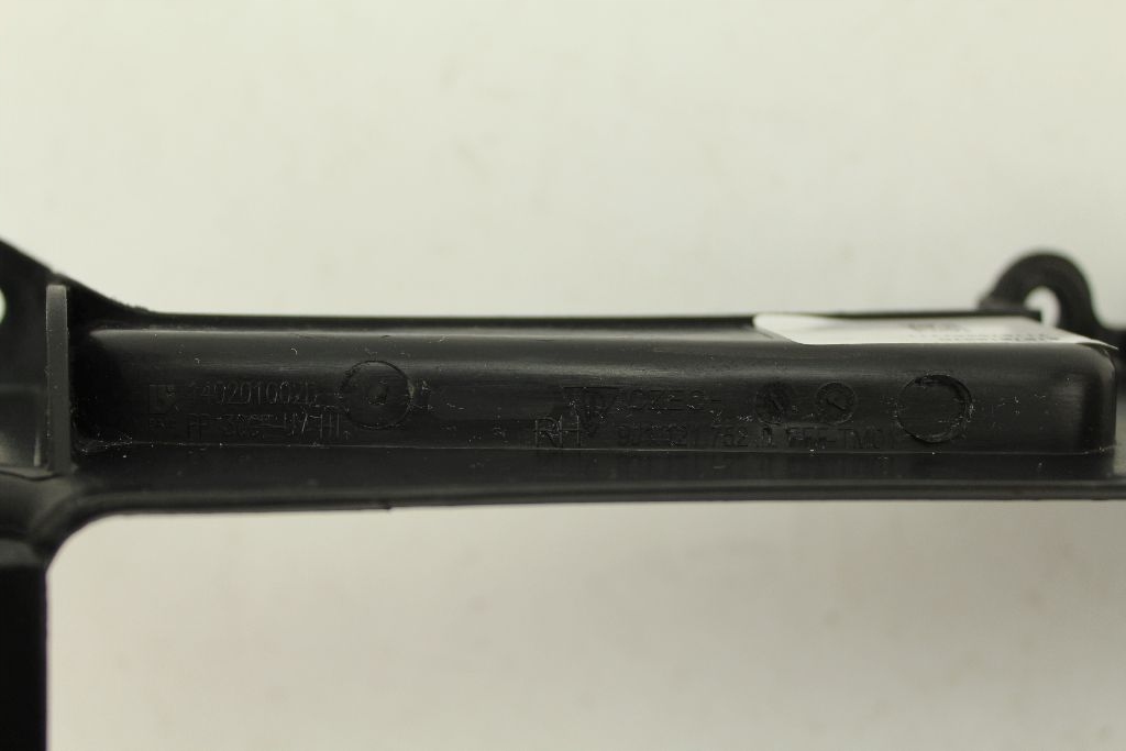 фото №12, Решётка бампера porsche taycan правая 9j1121754dok1