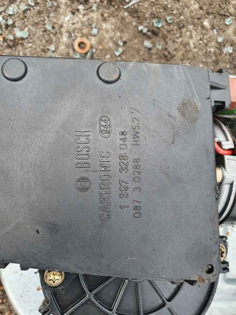 фото №13, Стекло стекло перед треугольник правая vw sharan 2002r