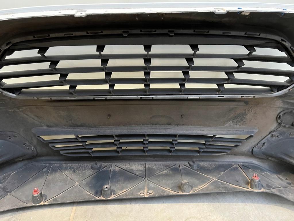 Бампер передний ford courier в Украине