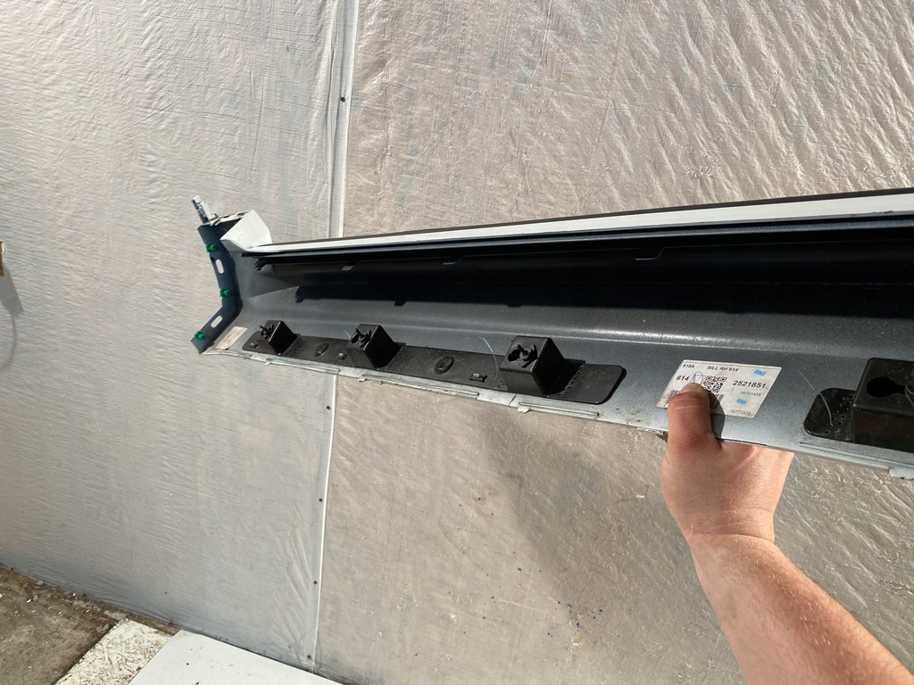 фото №6, Volvo оригинальный номер 31672371 накладка молдинг порог