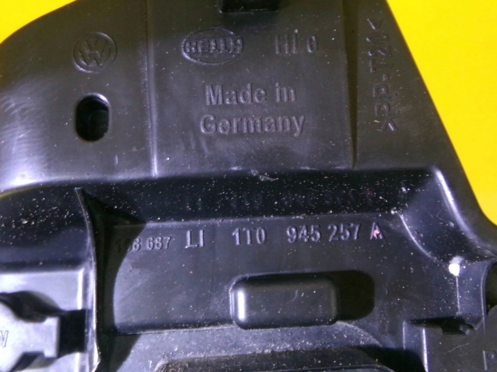 Вкладиш лампи лівий задня vw touran 1t0945257a nr1208 в Україні