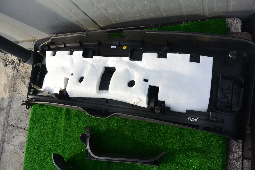 фото №7, Обивка шторка крышки багажника kpl audi q7 4l