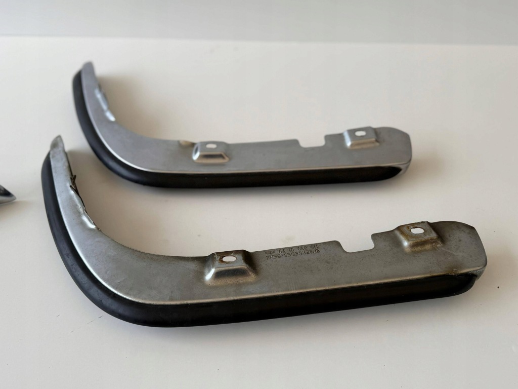 Mercedes s 116 накладки хром бампера перед 1168800170 оригінал Недорого