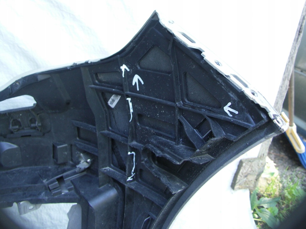 Купить Mercedes r klasa 251 рестайлинг  09 - 13 бампер передний усилитель