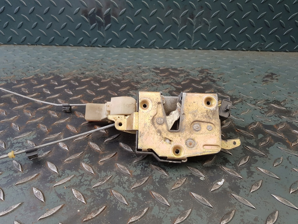 фото №7, Замок дверь правый задняя 8 103 492 привод kpl bmw e30 sedan kombi