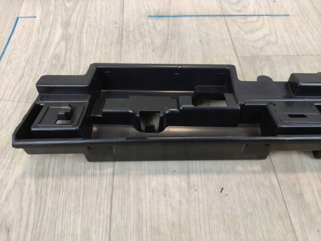 Bmw 3 f30 кронштейн  порог правая  7256918 Цена