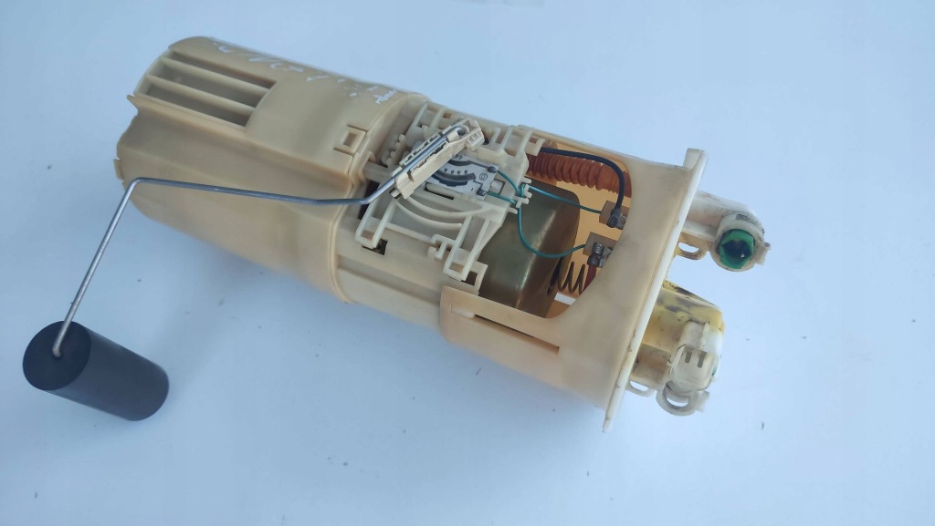 2005 land rover freelander насос топлива 88437265 в Украине