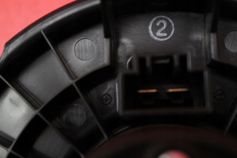 фото №9, Воздуходувка вентилятор обдув eu 272700-5151 toyota corolla e15 06-13