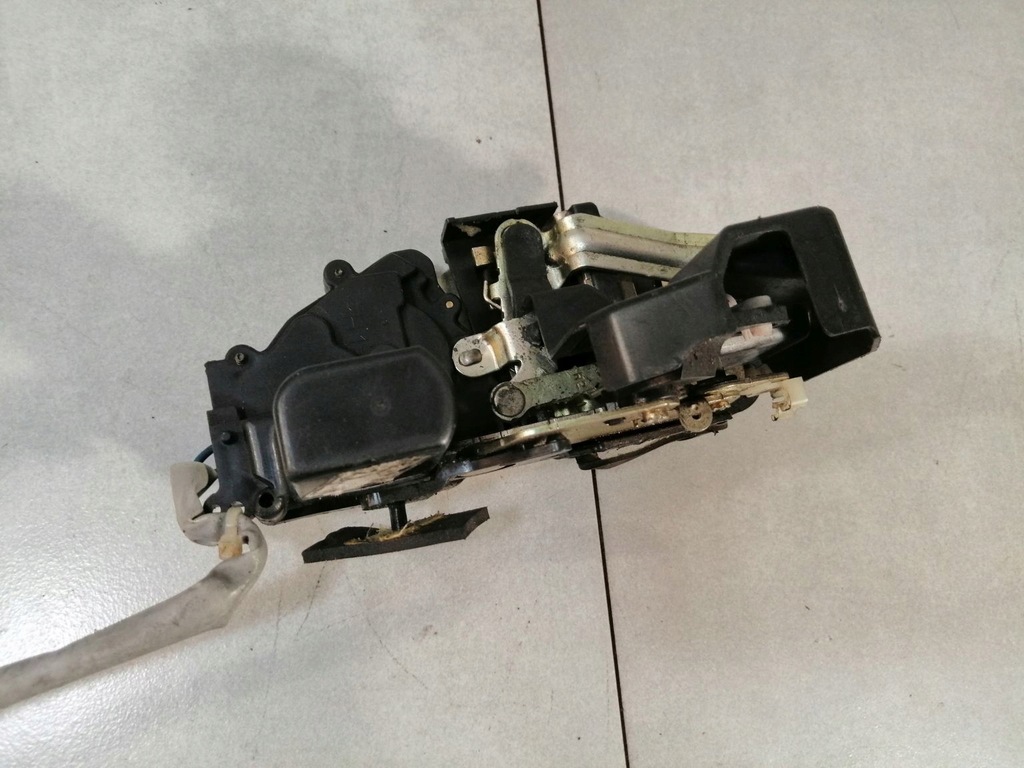 фото №10, Замок двері правий задня kia shuma ii 1.6 16v