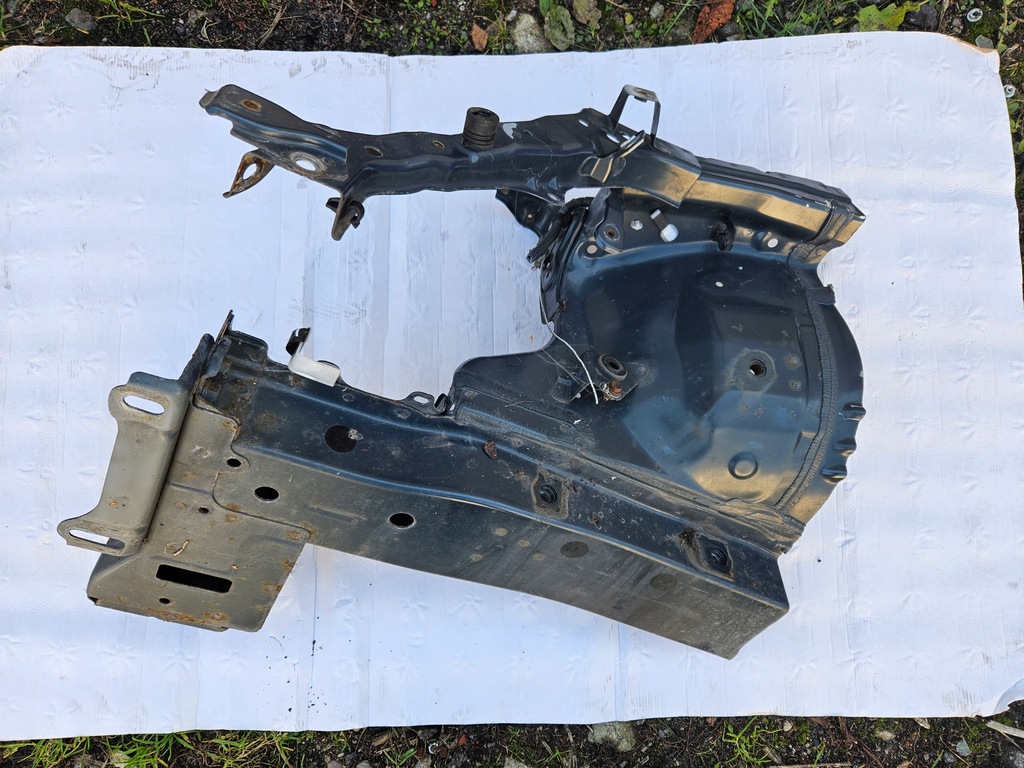 фото №1, Toyota corolla e15 07-12 підкрилок панель фари правий 8t8