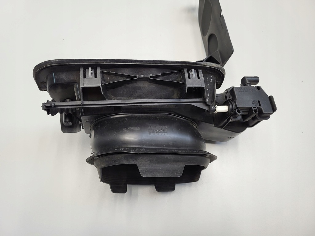 фото №6, Bmw f33 4 заливная горловина топлива крышка заливной топлива корпус