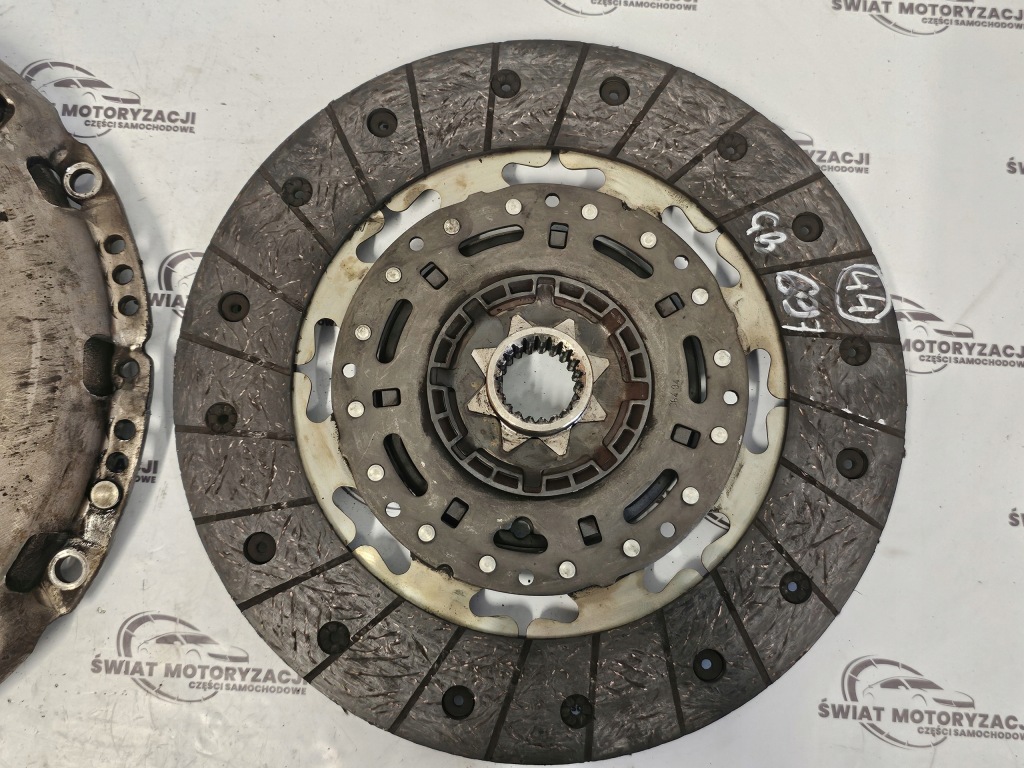 Avensis auris 1.6 d4d n47c16a 112km 13r сцепление диск прижим 31250-05210 в Украине