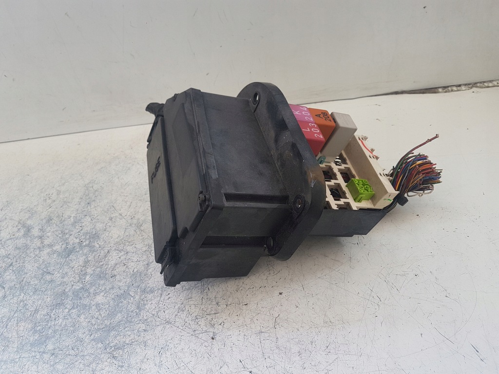 фото №5, Коробка запобіжників volvo v70 2.5 tdi 97r eu