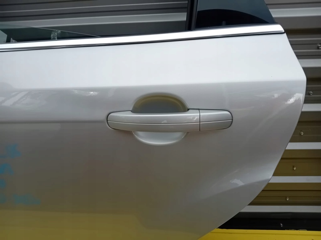 Ford focus mk3 рестайлінг  двері ліва задній hb 5d рестайлінг Зі Шроту