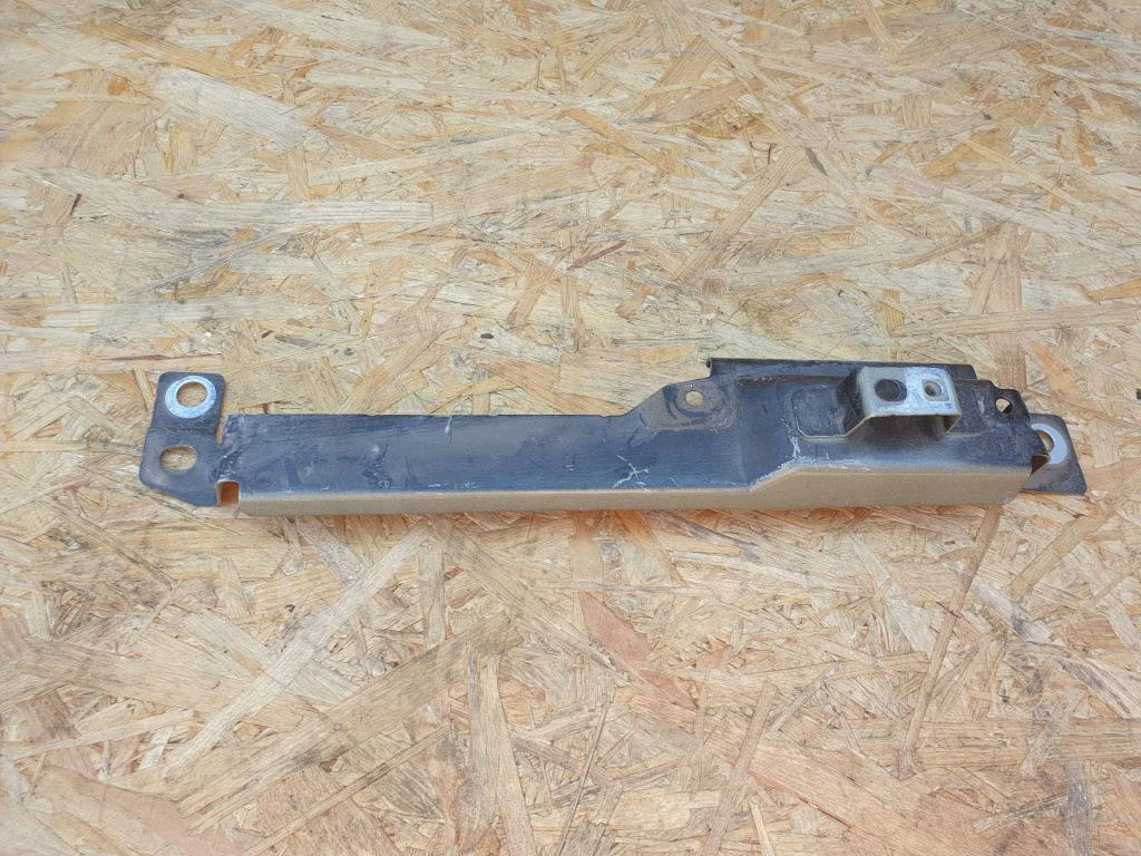 фото №1, Volvo xc60 ii кронштейн кронштейн крила ліва 31424580