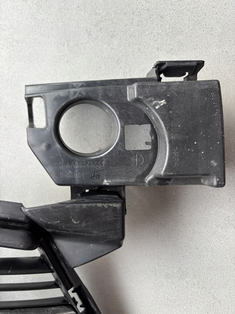 Peugeot 308 t9 рестайлінг  17r- решітка бампера права перед передня aa38255582 Доставка