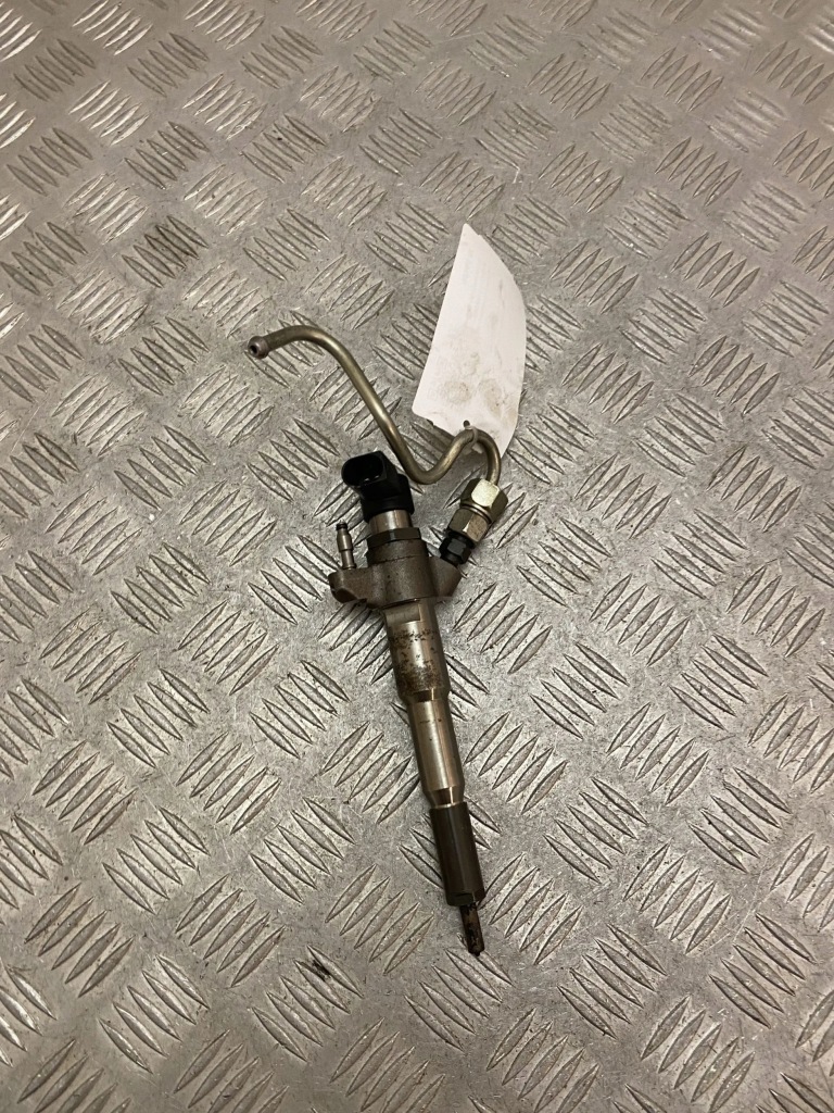 фото №1, Mercedes-benz x-class w470 2018 форсунка 166000372r