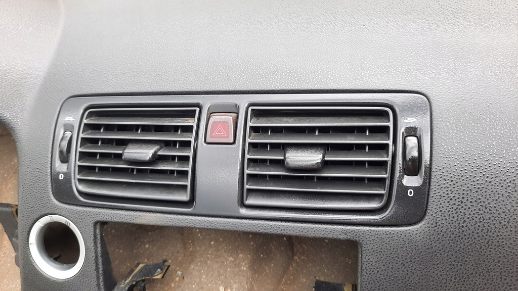 фото №9, Панель приладів приладова консоль volvo v50 s40 04-12r