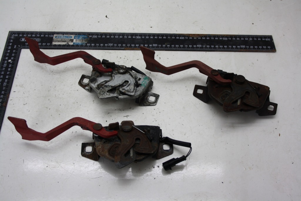 Замок засувка капот перед з датчиком alfa romeo 156 1997-2002r Доставка