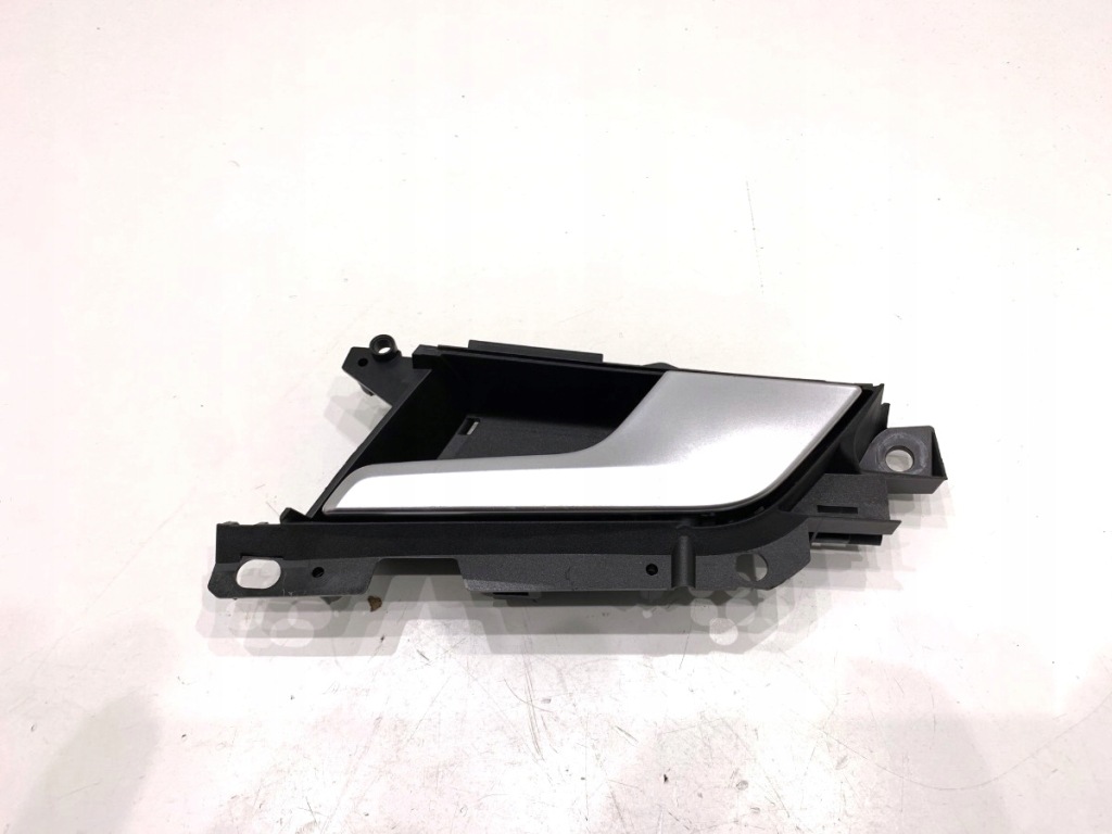 Купити Ручка внутрішня правий перед audi a4 b9 універсал