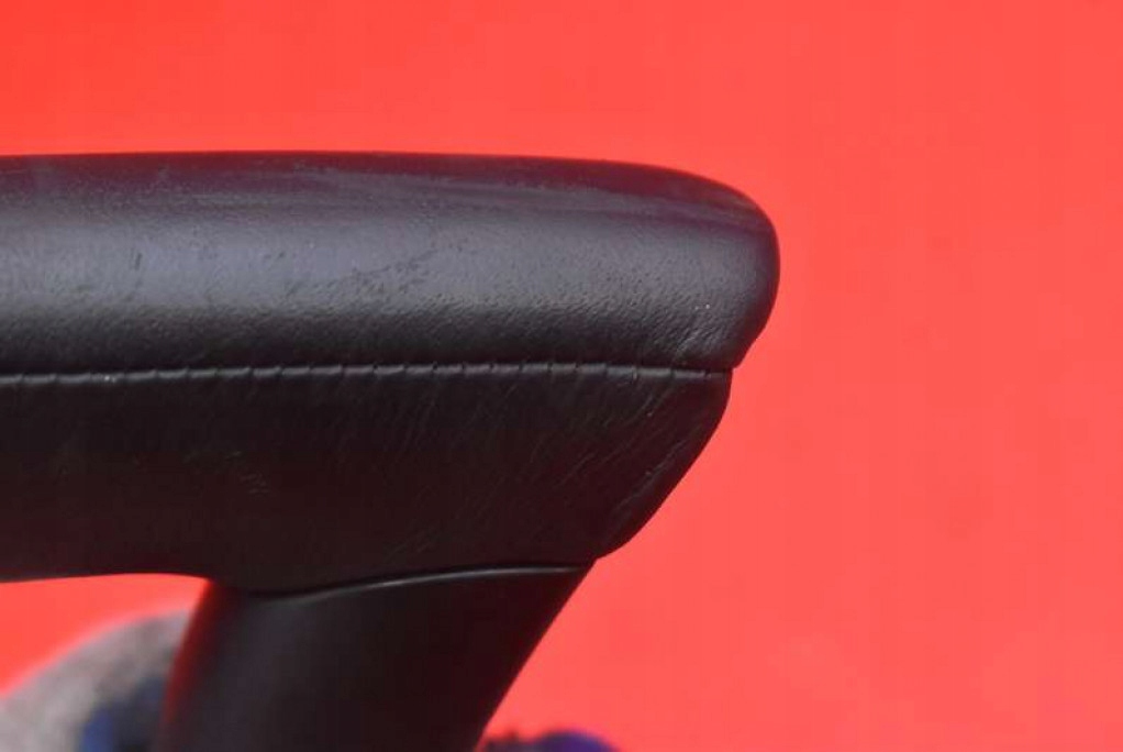 фото №9, Рычаг тормоза ручного 8p0711303c audi a3 8p 04-08