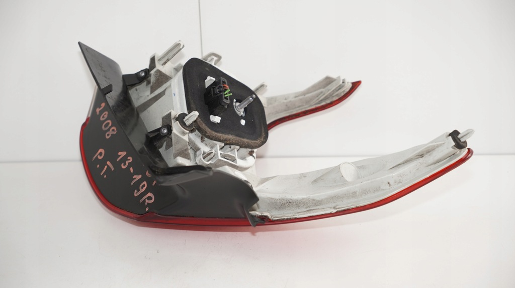 фото №10, Лампа правый задняя задняя peugeot 2008 13-19r^