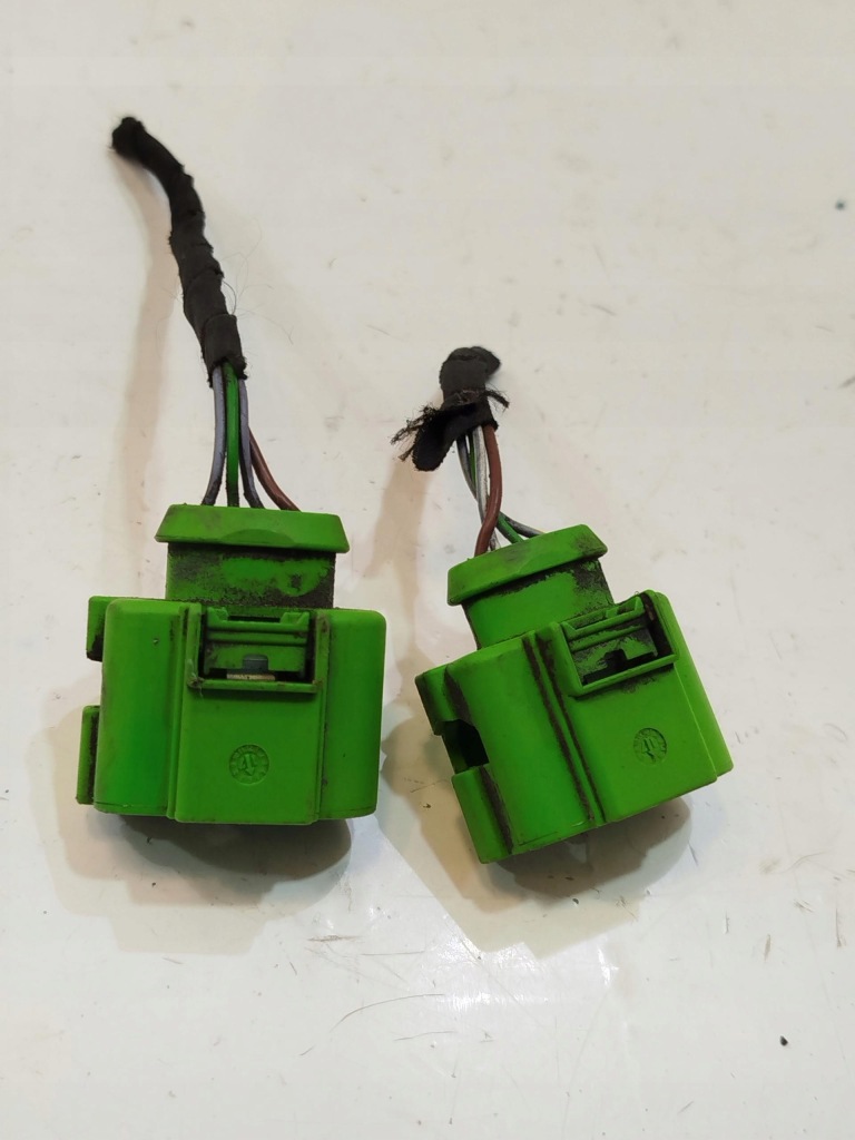 Купить Колодка штекер audi a4 b9 8k0973704c