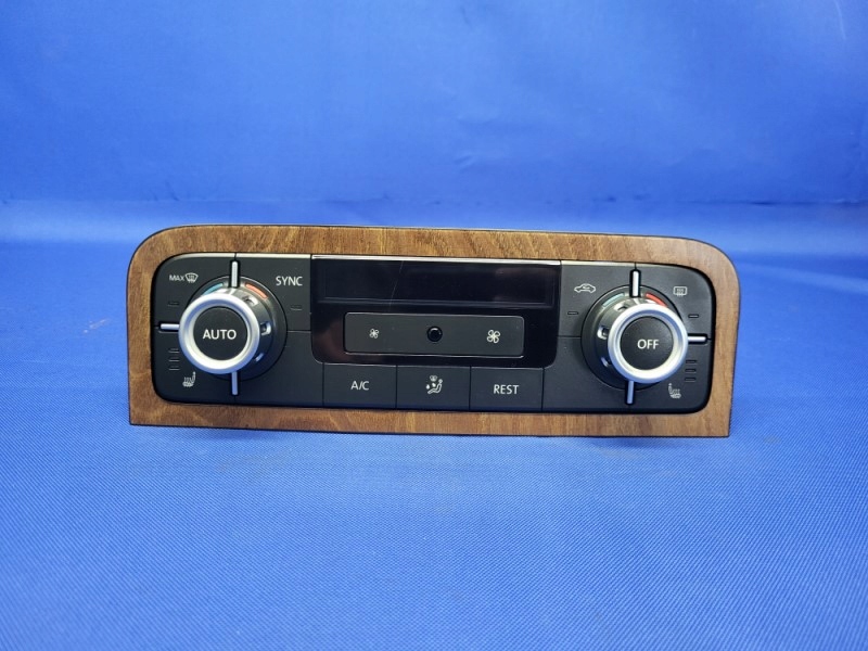 фото №1, Панель обдув кондиционера vw touareg ii