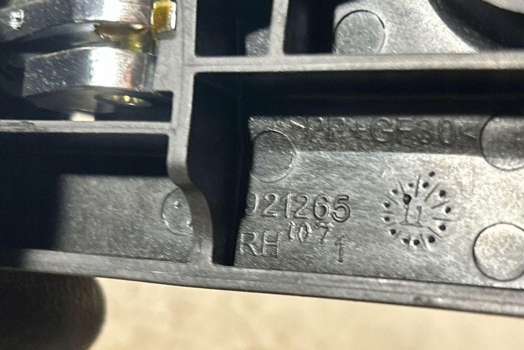 фото №8, Задняя правая ручка внутренняя jeep grand cherokee iv wk, wk2 921265 3.6l