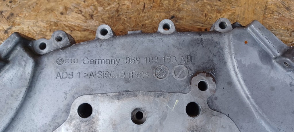 фото №4, Audi a5 8t 2.7 tdu корпус розподільного валу вала 059103173a