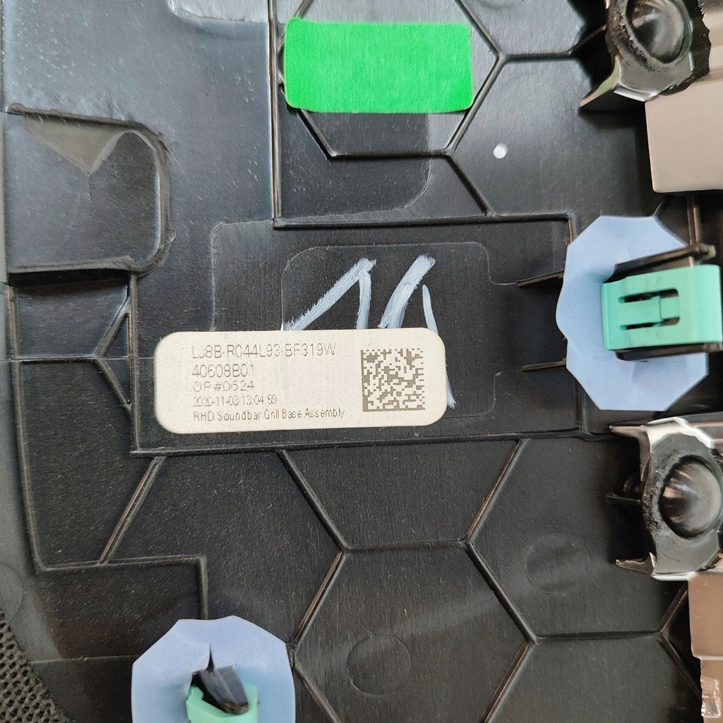 фото №8, Ford mustang mach-e 2020 рамка бардачка панели приборной панели